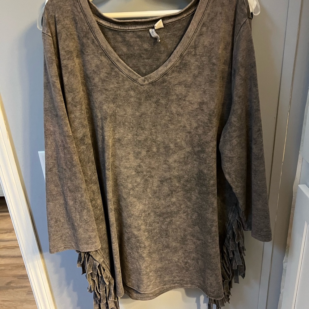 Gray large very roomy large 3/4 length shirt